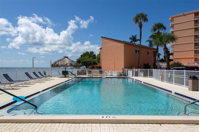 7430 SUNSHINE SKYWAY LANE S 405, St Petersburg, FL 33711