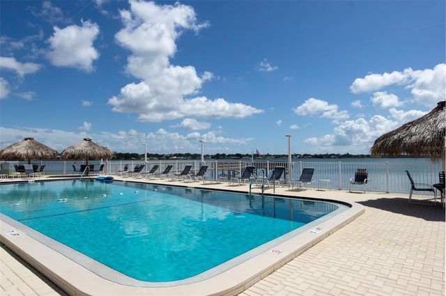 7430 SUNSHINE SKYWAY LANE S 405, St Petersburg, FL 33711