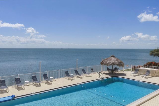 7430 SUNSHINE SKYWAY LANE S 405, St Petersburg, FL 33711