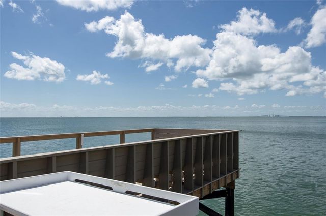 7430 SUNSHINE SKYWAY LANE S 405, St Petersburg, FL 33711