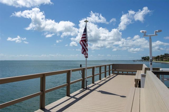 7430 SUNSHINE SKYWAY LANE S 405, St Petersburg, FL 33711