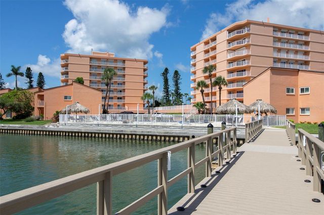 7430 SUNSHINE SKYWAY LANE S 405, St Petersburg, FL 33711