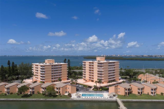 7430 SUNSHINE SKYWAY LANE S 405, St Petersburg, FL 33711