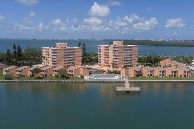 7430 SUNSHINE SKYWAY LANE S 405, St Petersburg, FL 33711