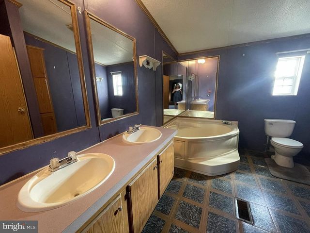 57-B TWIN MAPLES PARK, Myerstown, PA 17067