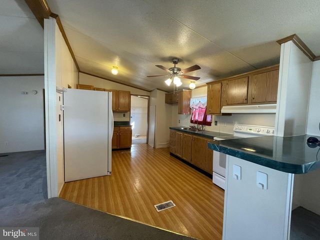57-B TWIN MAPLES PARK, Myerstown, PA 17067