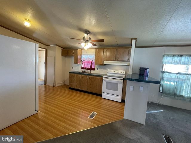 57-B TWIN MAPLES PARK, Myerstown, PA 17067