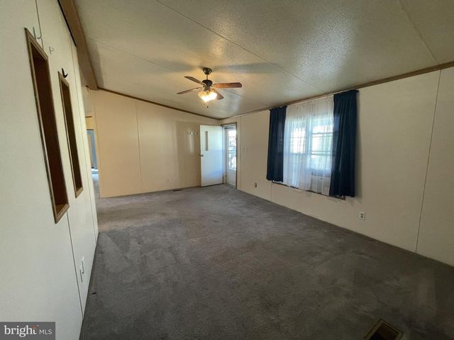 57-B TWIN MAPLES PARK, Myerstown, PA 17067