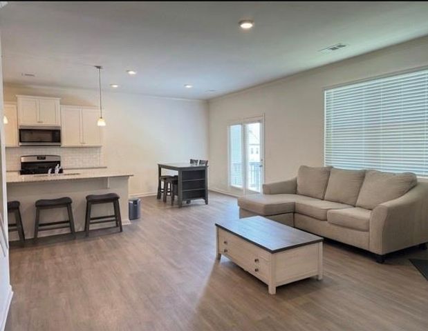 5634 Cricket Melody Lane, Flowery Branch, GA 30542