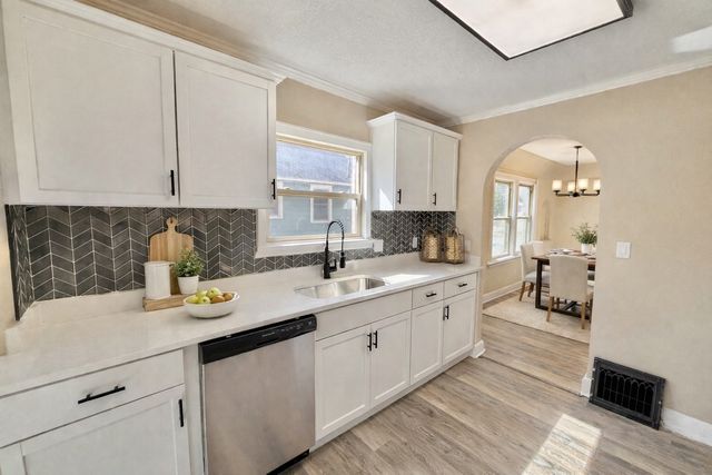 1519 30th Street, Des Moines, IA 50311