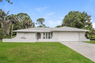 9 Jefferson AVE, Lehigh Acres, FL 33936