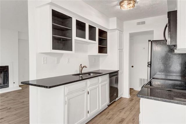 702 Glenleaf Drive, Peachtree Corners, GA 30092