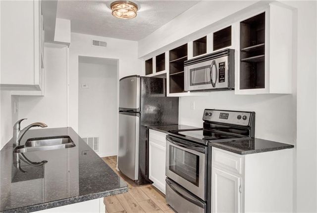 702 Glenleaf Drive, Peachtree Corners, GA 30092