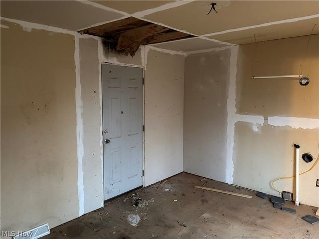 42082 Duquesne Street W, Columbiana, OH 44408