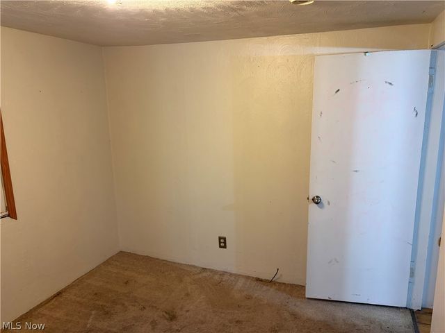 42082 Duquesne Street W, Columbiana, OH 44408