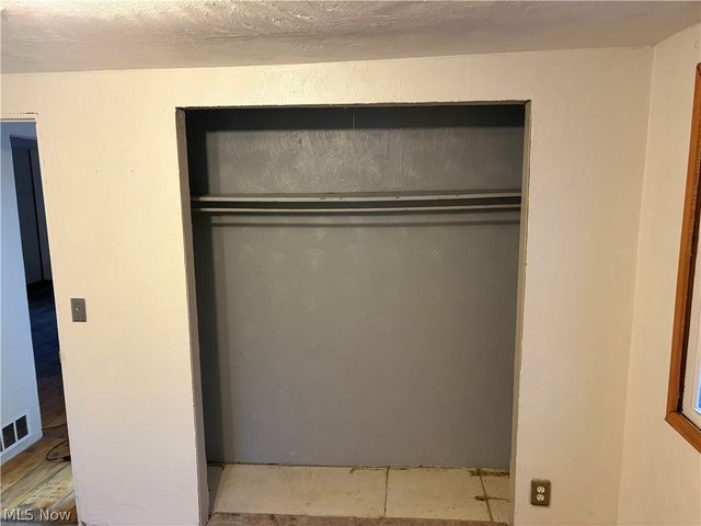 42082 Duquesne Street W, Columbiana, OH 44408