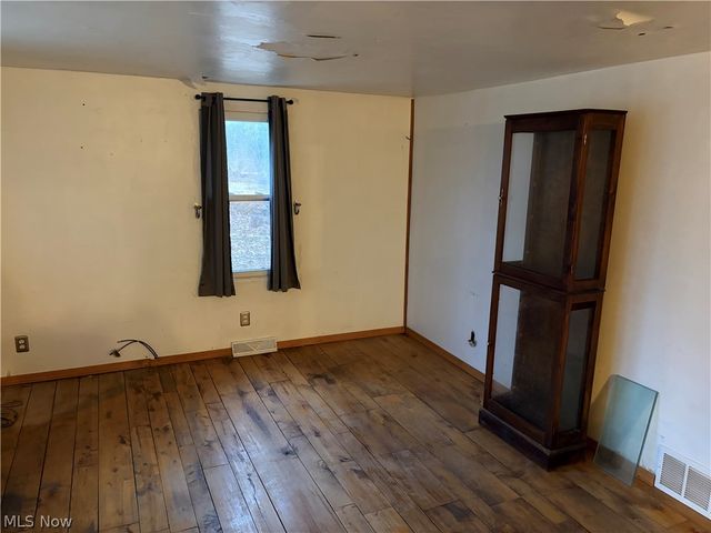 42082 Duquesne Street W, Columbiana, OH 44408