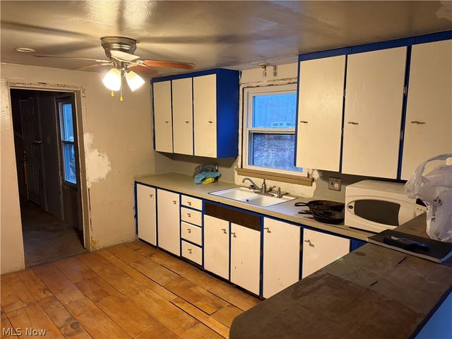 42082 Duquesne Street W, Columbiana, OH 44408