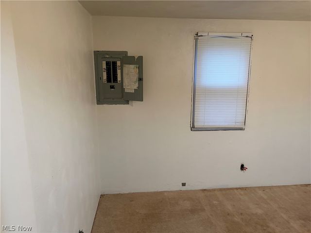 42082 Duquesne Street W, Columbiana, OH 44408