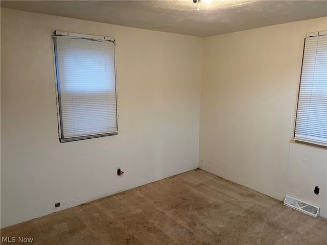 42082 Duquesne Street W, Columbiana, OH 44408