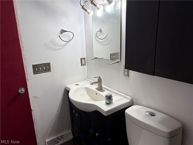 42082 Duquesne Street W, Columbiana, OH 44408