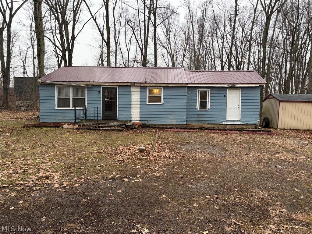 42082 Duquesne Street W, Columbiana, OH 44408