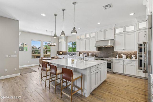 425 W Red Ribbon Lane, Oro Valley, AZ 85755