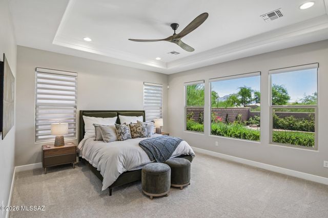 425 W Red Ribbon Lane, Oro Valley, AZ 85755