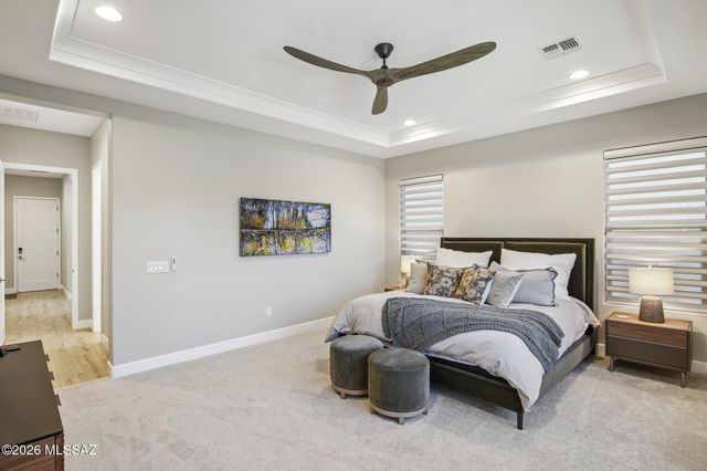425 W Red Ribbon Lane, Oro Valley, AZ 85755