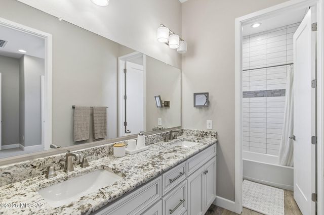 425 W Red Ribbon Lane, Oro Valley, AZ 85755