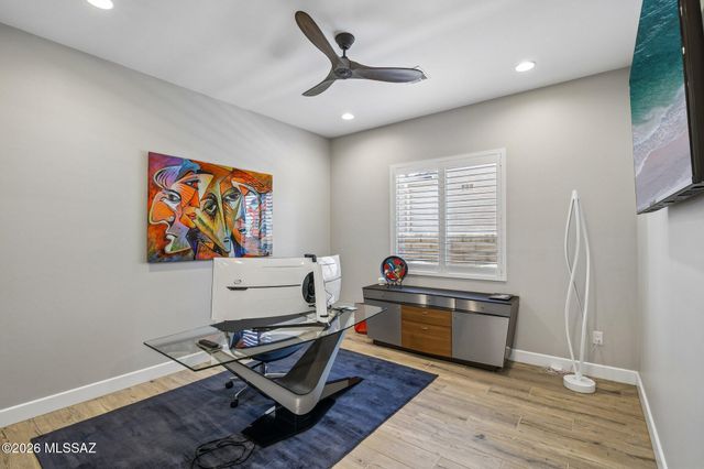 425 W Red Ribbon Lane, Oro Valley, AZ 85755