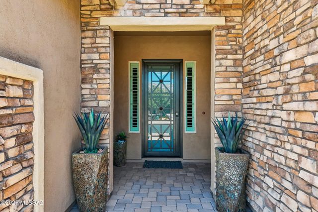 425 W Red Ribbon Lane, Oro Valley, AZ 85755