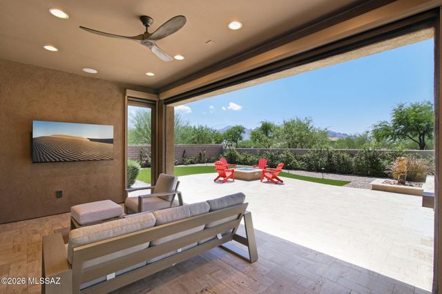 425 W Red Ribbon Lane, Oro Valley, AZ 85755