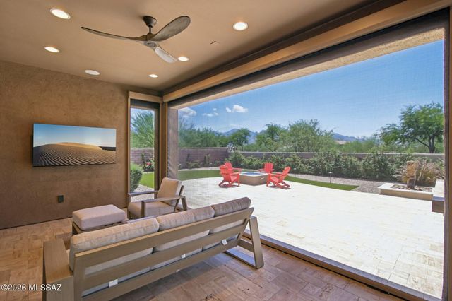 425 W Red Ribbon Lane, Oro Valley, AZ 85755