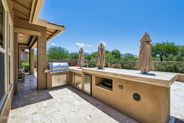 425 W Red Ribbon Lane, Oro Valley, AZ 85755