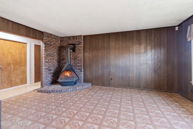 9 Lynn Drive, Toms River, NJ 08753