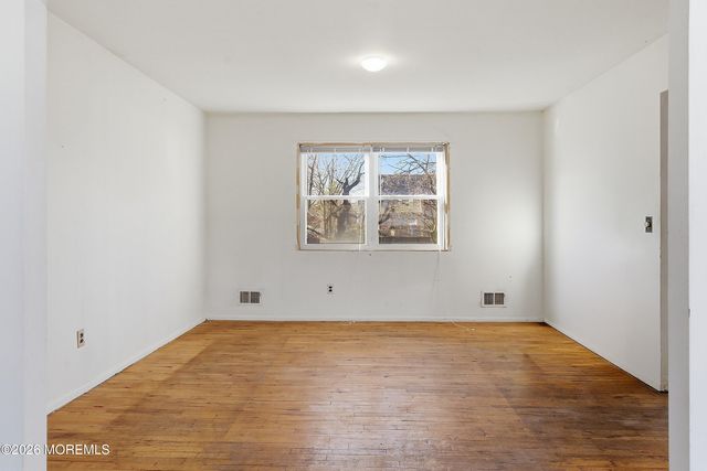 9 Lynn Drive, Toms River, NJ 08753