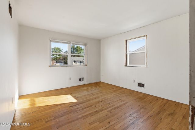 9 Lynn Drive, Toms River, NJ 08753