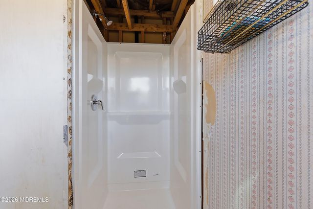 9 Lynn Drive, Toms River, NJ 08753