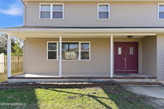 9 Lynn Drive, Toms River, NJ 08753