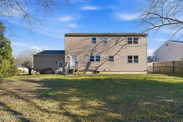 9 Lynn Drive, Toms River, NJ 08753