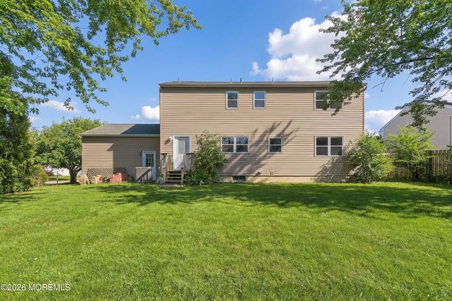 9 Lynn Drive, Toms River, NJ 08753