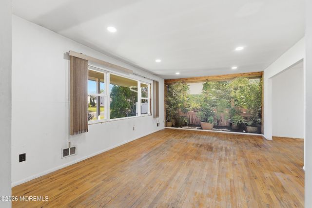 9 Lynn Drive, Toms River, NJ 08753