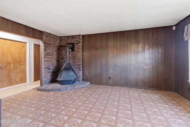 9 Lynn Drive, Toms River, NJ 08753