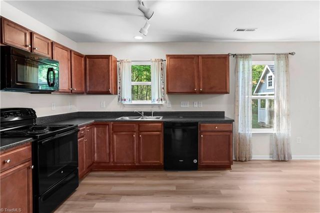 4077 Parkside Meadow Court, Winston-salem, NC 27127