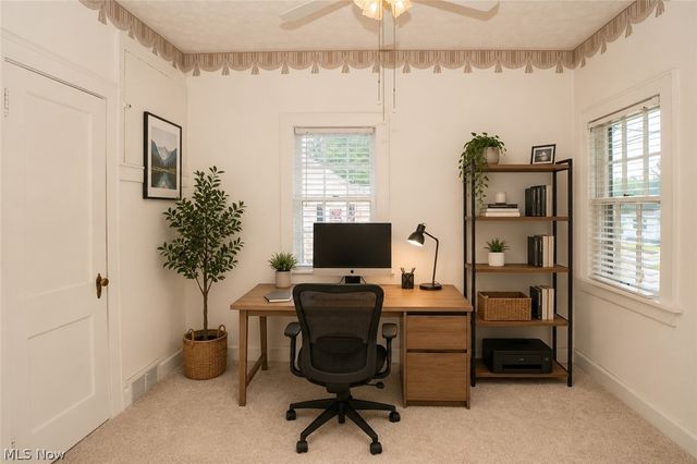 215 Lake Avenue NE, Hartville, OH 44632