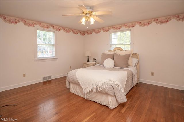 215 Lake Avenue NE, Hartville, OH 44632