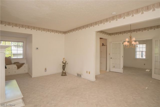 215 Lake Avenue NE, Hartville, OH 44632
