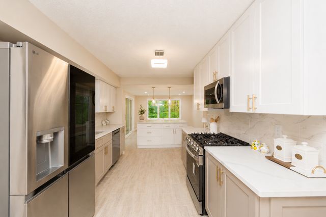 315 Rice Creek Terrace NE, Fridley, MN 55432