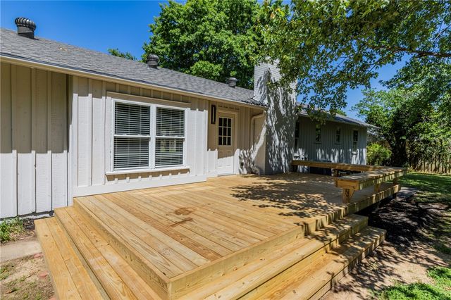 2926 Loxley Avenue, Fayetteville, AR 72703